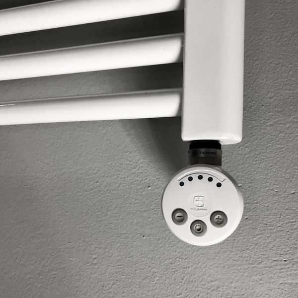Полотенцесушитель-радиатор ELECTRO.G6.R 500х940 овальный, белый, стальной, правый "ТЭН" 600 Вт 31328 фото